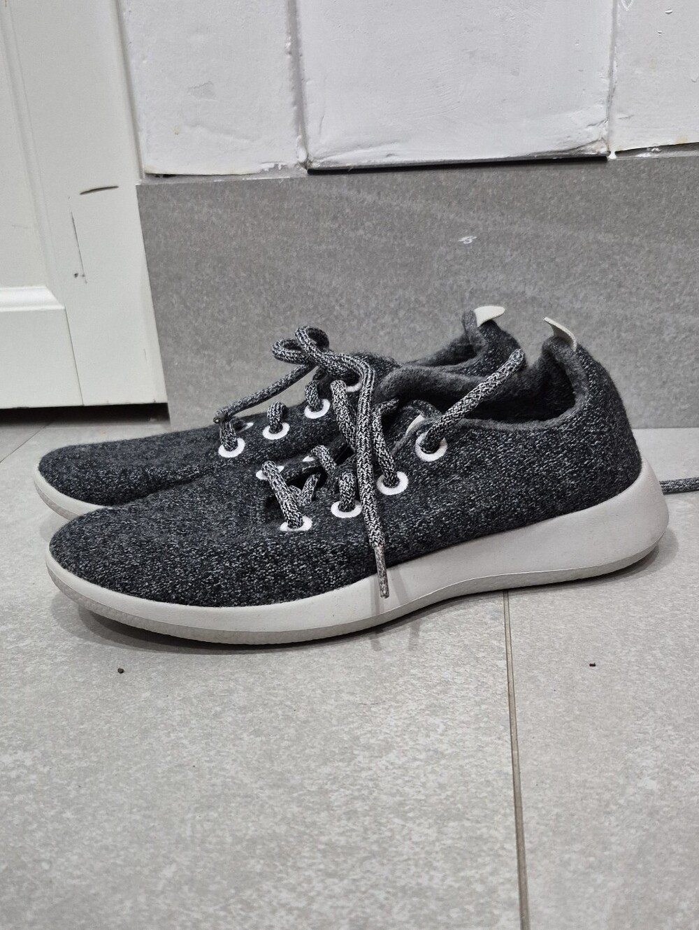 Allbirds Wool Runners Women's Knit Sneakers US W7 Black & White